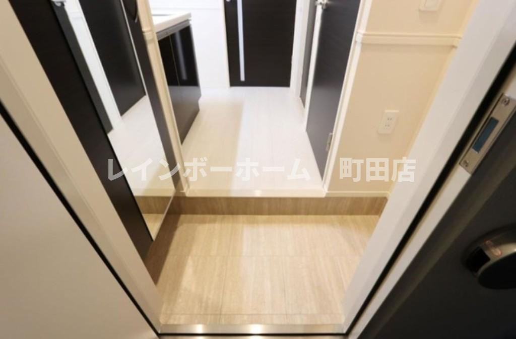 アプリコットCの玄関