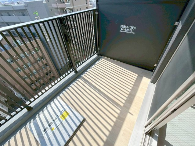 プレサンスNEO上新庄PRIMECRUISのバルコニー