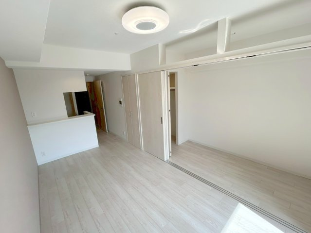 プレサンスNEO上新庄PRIMECRUISの居間・リビング