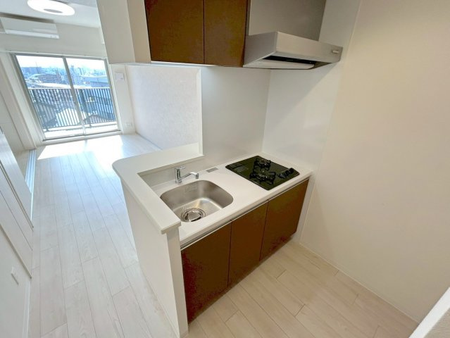 プレサンスNEO上新庄PRIMECRUISのキッチン