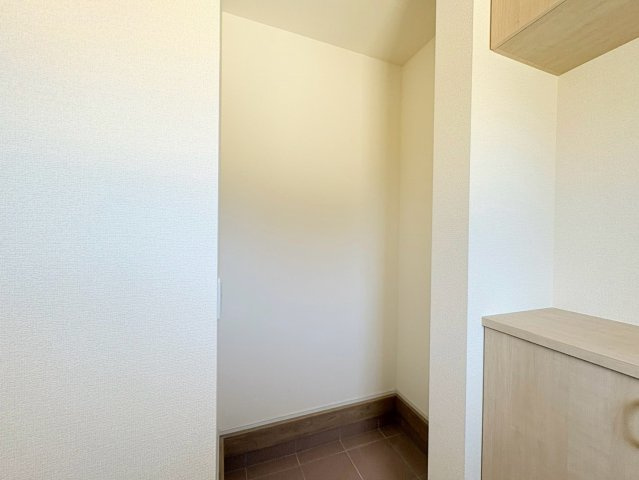 リーブルガーデン　各務原市上中屋町　全2区画分譲のキッチン|お手入れが楽なステンレスをワークスペース部分に使用した機能的で美しいシステムキッチンを使用しています