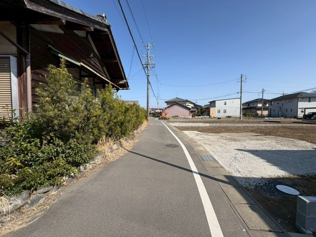 リーブルガーデン　各務原市上中屋町　全2区画分譲の前面道路含む現地写真|「現地（2026年4月12日）撮影」　
■前面道路　
■ヤマダ不動産　株式会社リライフ
