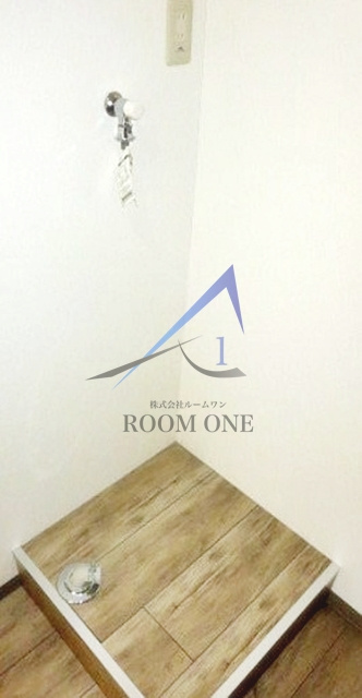 タワーズ高田馬場の設備|洗濯機置き場です。