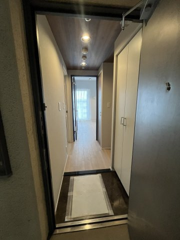 ライジングプレイス浅草弐番館の玄関