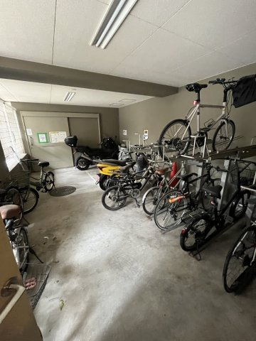 ライジングプレイス浅草弐番館の駐輪場