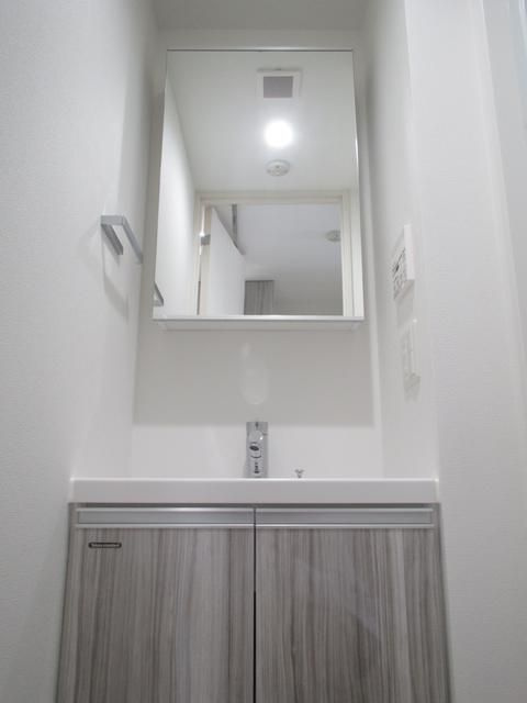 Ｒｉｓｉｎｇ　Ｐｌａｃｅ綾瀬の独立洗面台