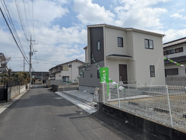 土浦市天川2丁目6期　新築戸建の前面道路含む現地写真|現地完成済で建物や駐車場、お庭も全てご覧いただけます。。
本日のご見学も可能です♪
お気軽にお電話またはお問い合わせください。