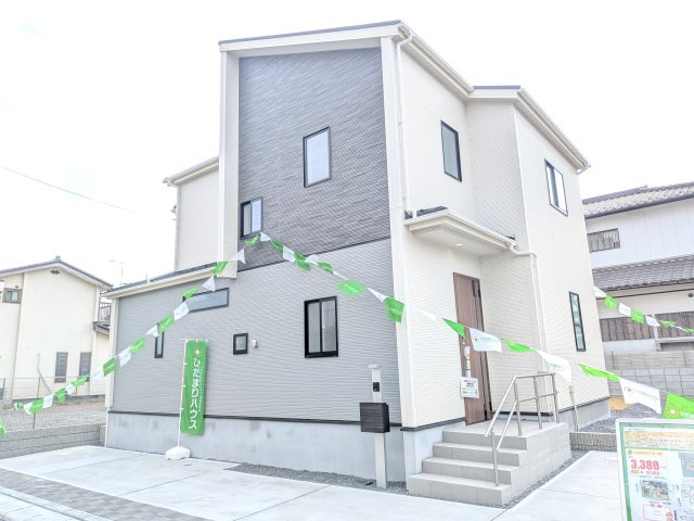 土浦市天川2丁目6期　新築戸建の外観|【月々6万円台〜】
写真だけでは伝わらない快適さを、ぜひ現地で体感しませんか？
即日見学可能です！平日のご案内も可能です♪
お気軽にお問合せください！
