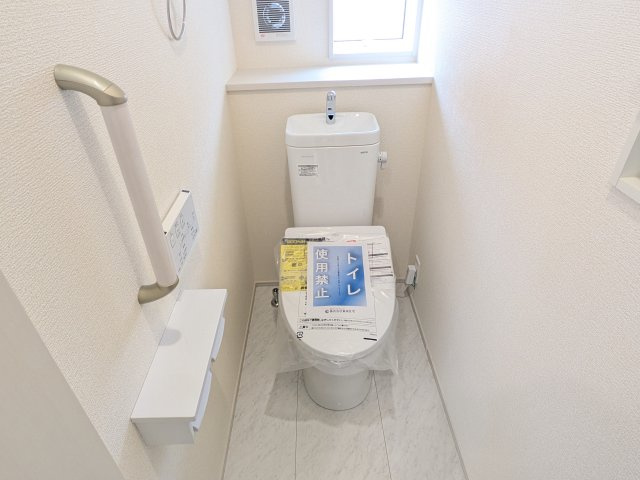 土浦市天川2丁目6期　新築戸建のトイレ|高い節水性能で、水道代を大幅にカット。環境とお財布に優しく、家計をしっかりサポートします。