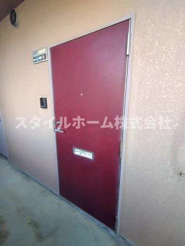 ウイングコートエトワール萩山の玄関