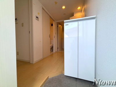 【玄関】 | プリメーラ中村公園 | 収納もある玄関です