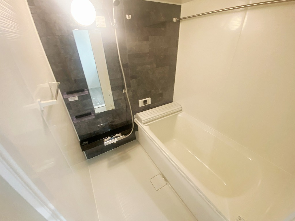 ユートリーⅢの浴室|別号室の参考写真です。