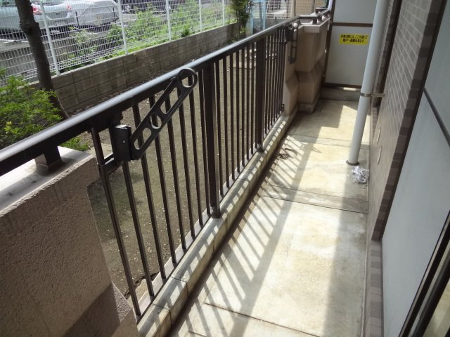 サンモールパレスＢ棟のバルコニー