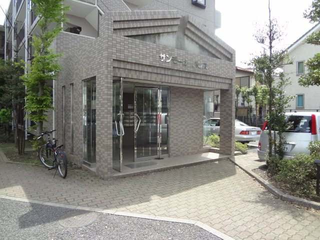 サンモールパレスＢ棟のロビー