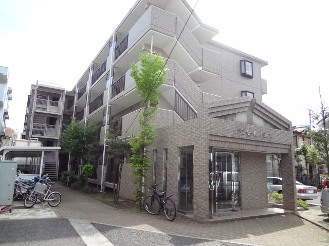 サンモールパレスＢ棟の外観