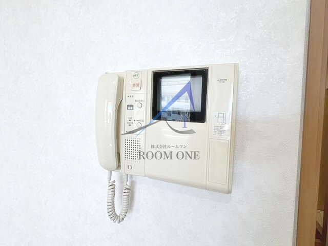 オペラヒルズ初台のセキュリティ|モニター付きインターホンです。