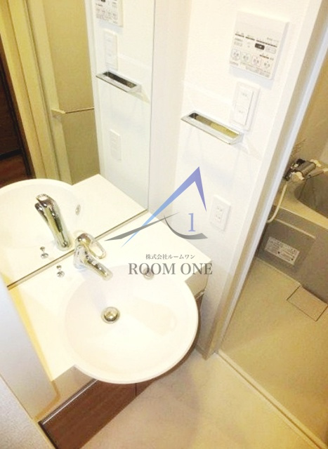 スパシエ川崎エセンザの洗面所|独立洗面台です。