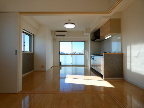 Ｒｉｓｉｎｇ　ｐｌａｃｅ浅草五番館の居間・リビング