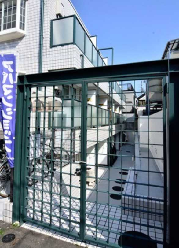 東が丘ハイツ　敷金0　礼金0　南向き　のエントランス