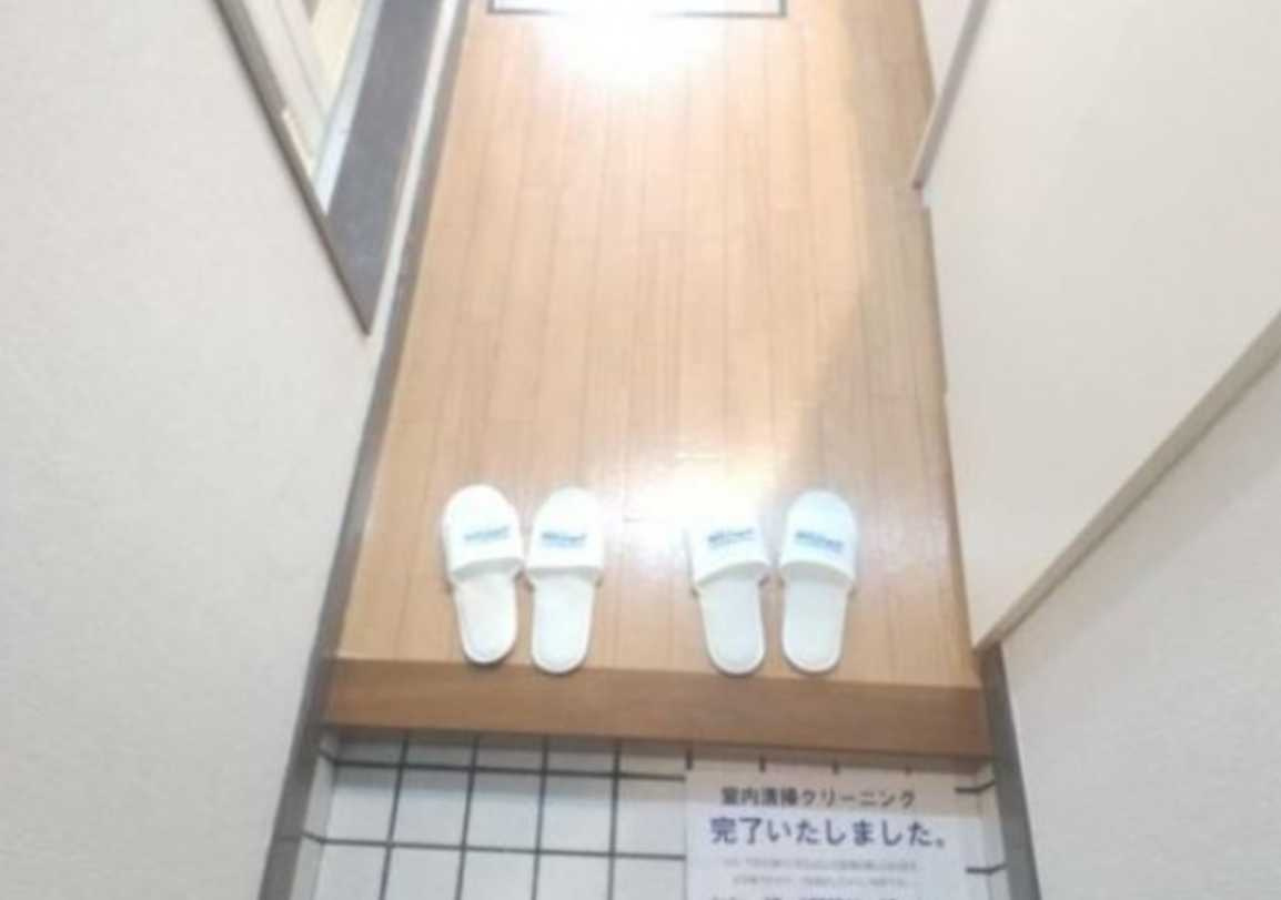 東が丘ハイツ　敷金0　礼金0　南向き　の玄関