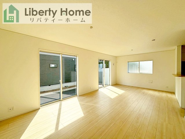古河市諸川第9　新築戸建　2号棟の居間・リビング