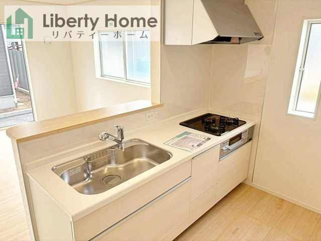 古河市諸川第9　新築戸建　2号棟のキッチン