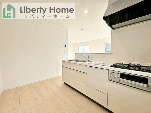 古河市諸川第9　新築戸建　2号棟のキッチン