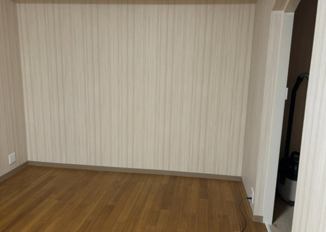 【居間・リビング】 | グリーンヒル寺田１４７号棟 | 直線タイプはLとDKを一直線に並べた形で対面キッチンのタイプです。一般的なのでよく見かけるかもしれません。直線タイプに似た直接アイランドタイプは、キッチンとダイニングの間に壁がない分広く感じられます。