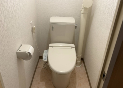 【トイレ】 | グリーンヒル寺田１４７号棟 | トイレは大きさや形、機能、抗菌性などが異なる多種多彩なタイプが各メーカーから出ています。それぞれに良さがあるため、事前にどういったタイプのトイレがいいのかをご家庭内で決めて、内見に行くといいでしょう。