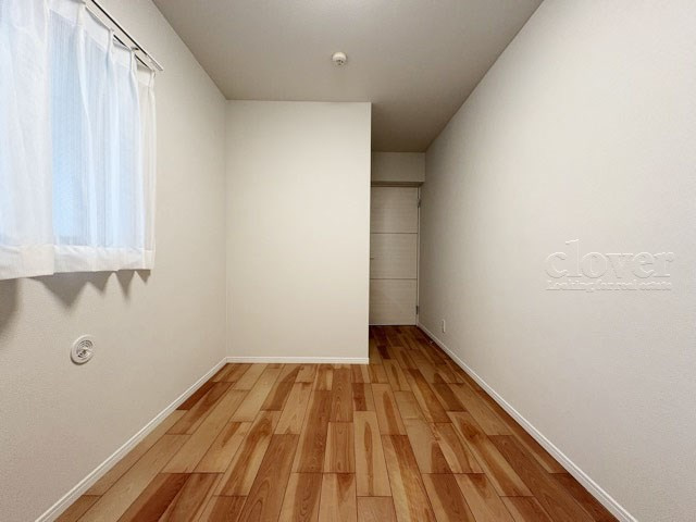 【子供部屋】 | グランシティル・ロワイヤル久が原 | 窓から明るい光が差し込む洋室。ベッドを置いて個人居室にする場合は、多くの時間を過ごすことになる空間です。使い勝手や落ち着きを想像してください。～即日のご見学可能～　お問合せはお気軽にどうぞ。