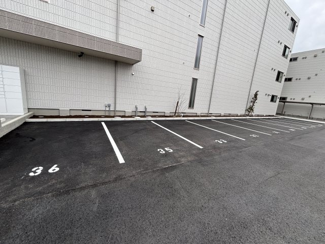 メゾン天白公園東Ｅの駐車場