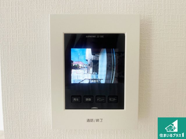 明石市大久保町高丘　新築一戸建ての防犯設備|カラーモニターインターホン！声だけでなく来訪者の姿や顔がモニターで確認できるので、小さなお子様がいらっしゃるご家庭でも安心できます！