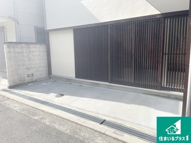 堺市堺区緑ヶ丘北町　中古戸建の駐車場
