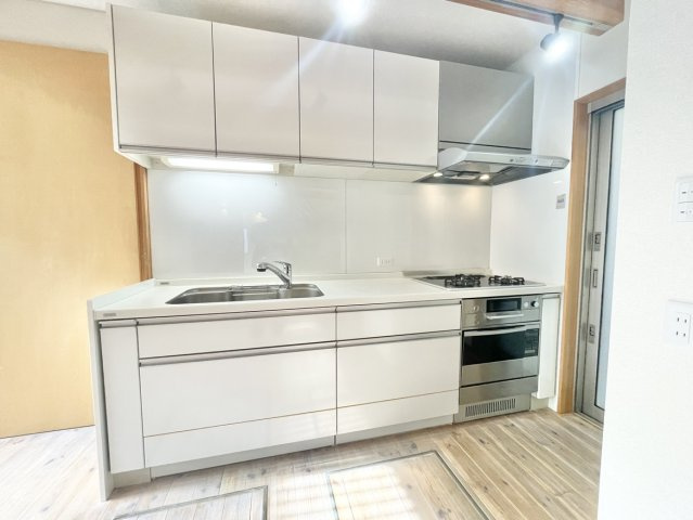 堺市堺区緑ヶ丘北町　中古戸建のキッチン