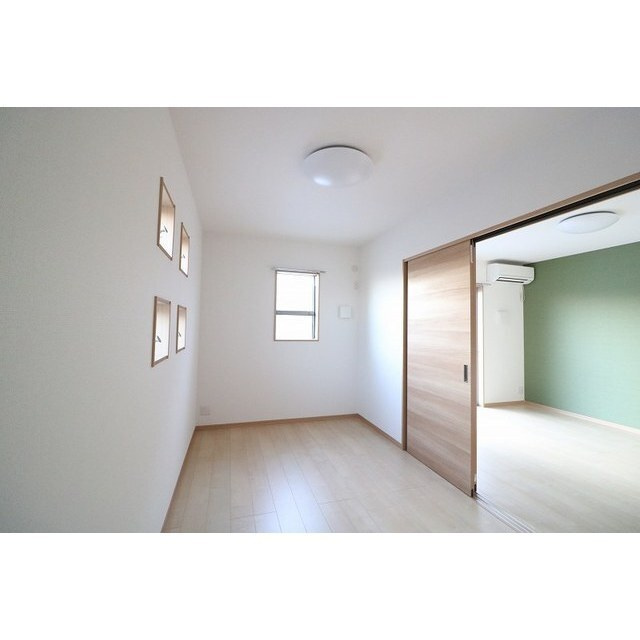 横浜市泉区和泉町のアパートの寝室|二面採光で明るいお部屋♪