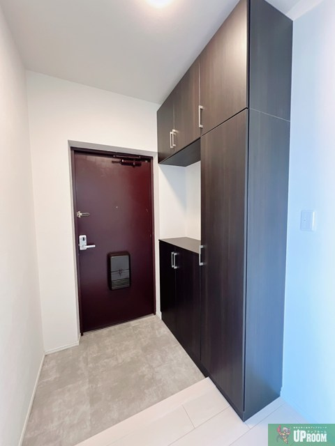 ソフィア小牧の玄関