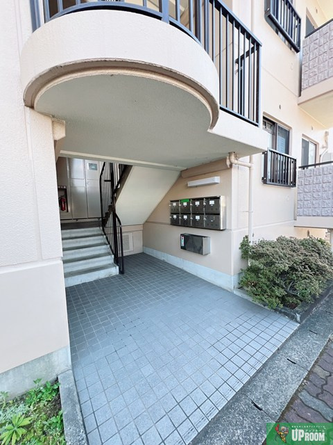 ソフィア小牧のエントランス