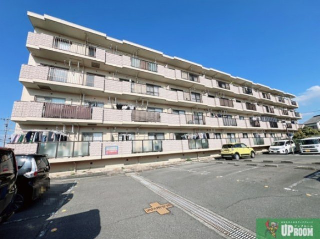 ソフィア小牧の駐車場