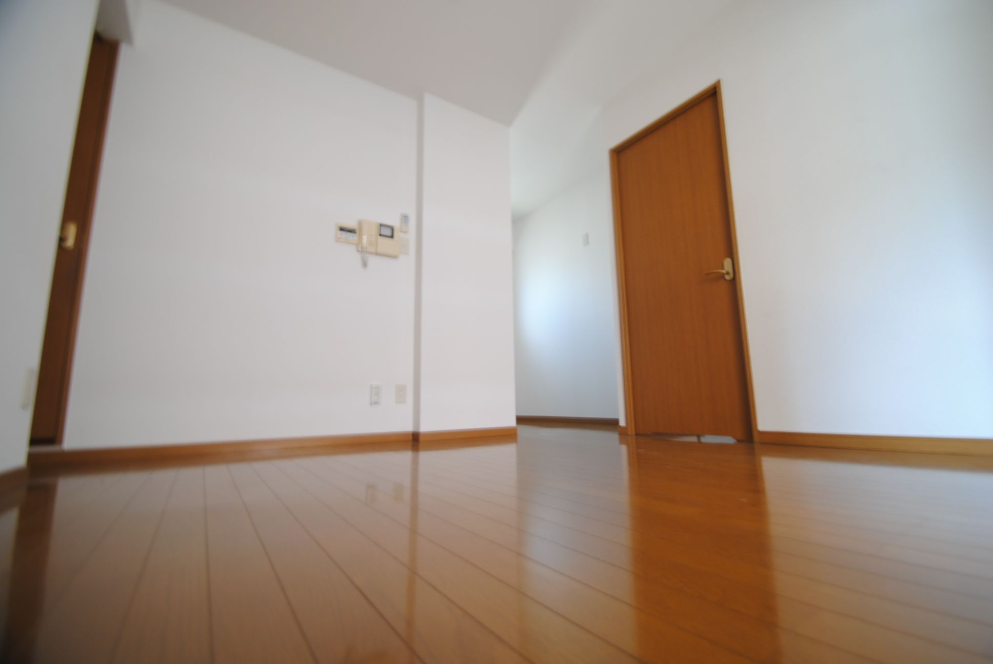 グランデージ中央町の居間・リビング|過ごしやすい室内です