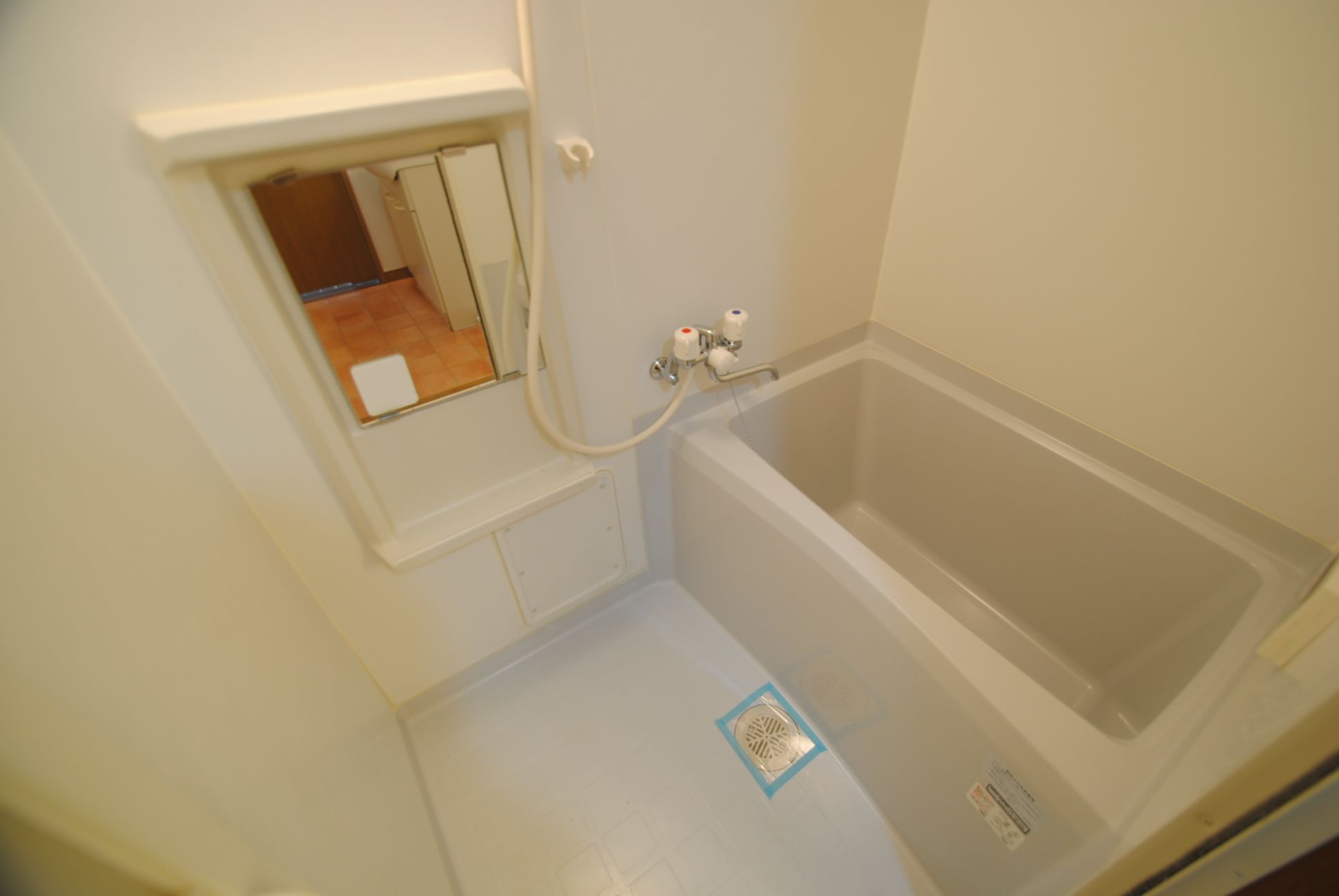 グランデージ中央町の浴室|きれいなお風呂です