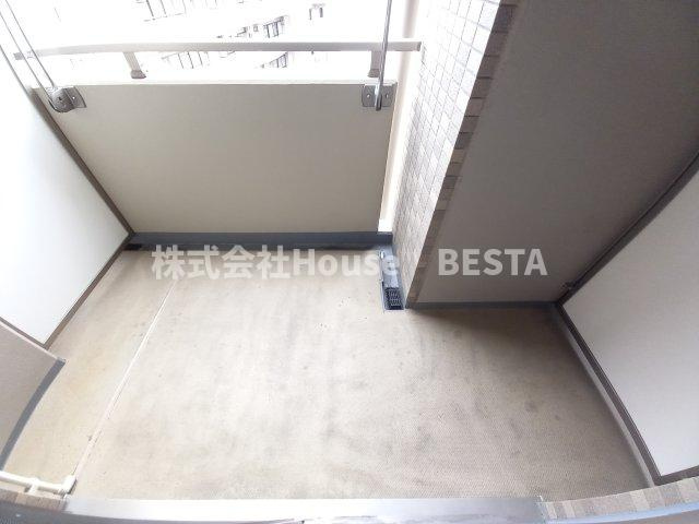 エステムコート三宮駅前ラ・ドゥーのバルコニー