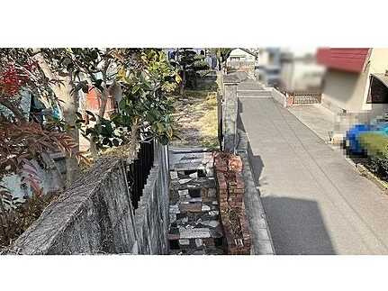 佐伯区三宅5丁目の前面道路含む現地写真