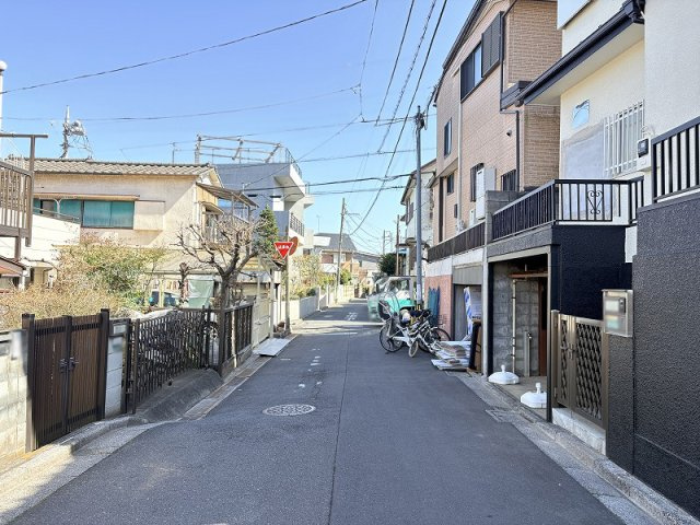 【前面道路含む現地写真】 | 練馬区大泉学園町5丁目　中古一戸建住宅　(保谷店) | 西武池袋線「大泉学園」駅バス22分『大泉学園町五丁目』停歩6分！