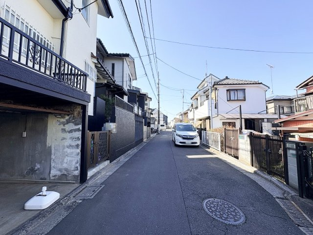 【前面道路含む現地写真】 | 練馬区大泉学園町5丁目　中古一戸建住宅　(保谷店) | 陽当たり良好な南向きの住まい。