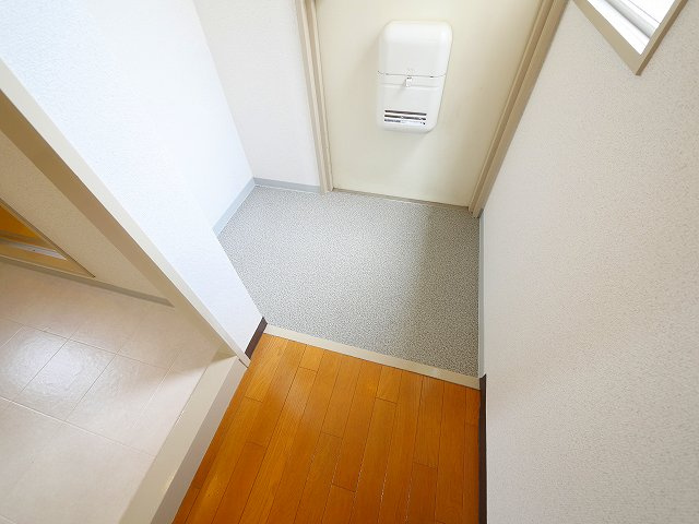 ライフヒルズ富雄の玄関