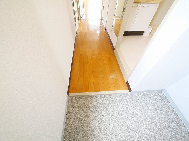 ライフヒルズ富雄の玄関