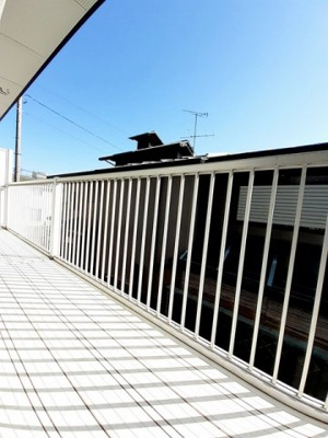 【バルコニー】 | シティハイツよしかわ | 暖かな日差しのふりそそぐバルコニー