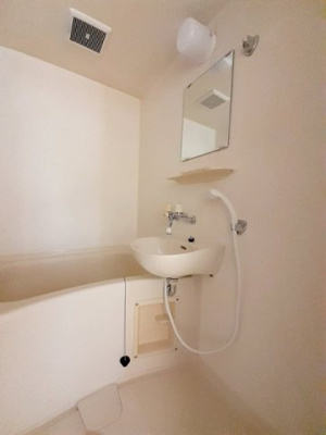 【浴室】 | シティハイツよしかわ | きれいなお風呂です