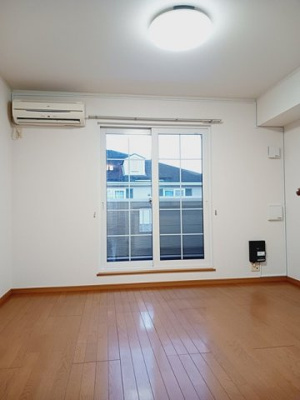 【居間・リビング】 | ソレイユＢ | ゆったり過ごせるリビングです