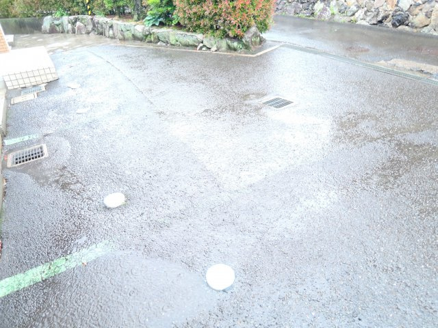 ヴィラサカイの駐車場